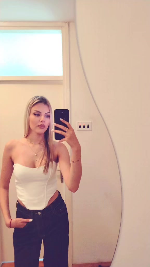 @isidora