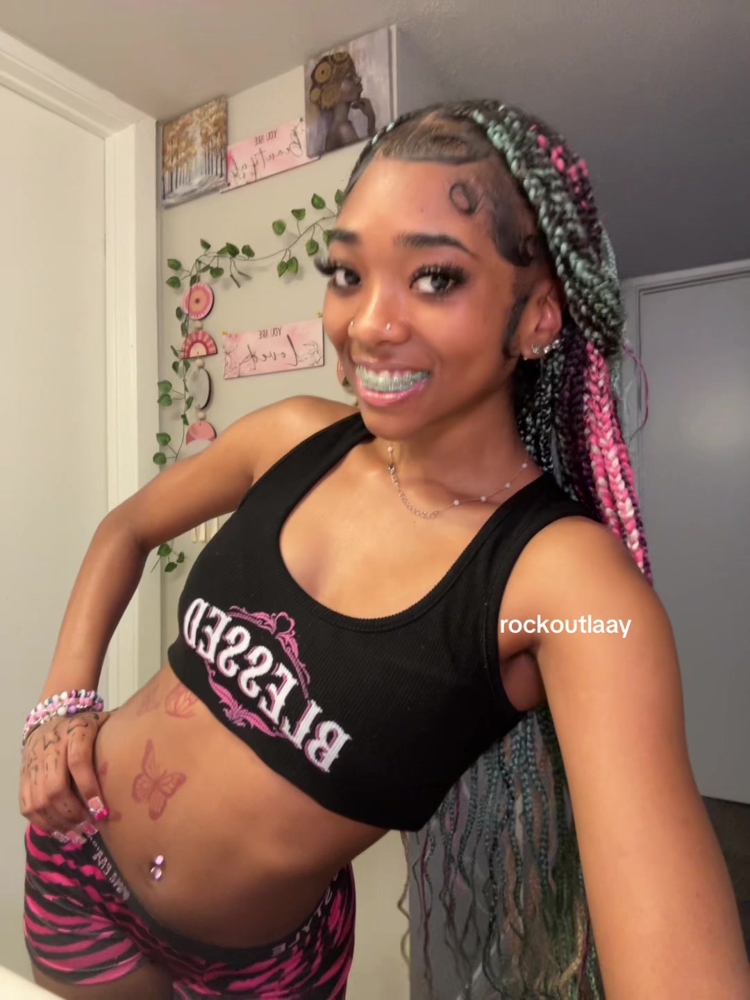 @rockoutlaay