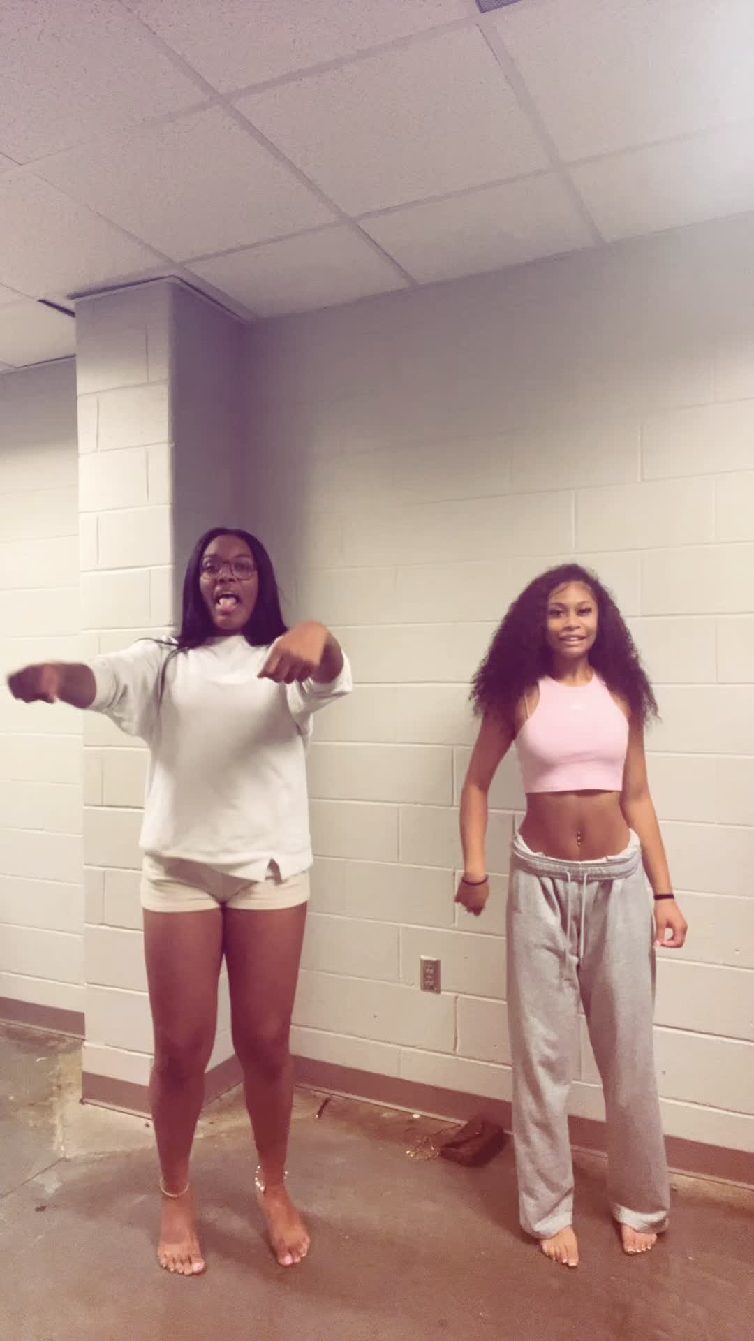 @bunniiilovetallgirls