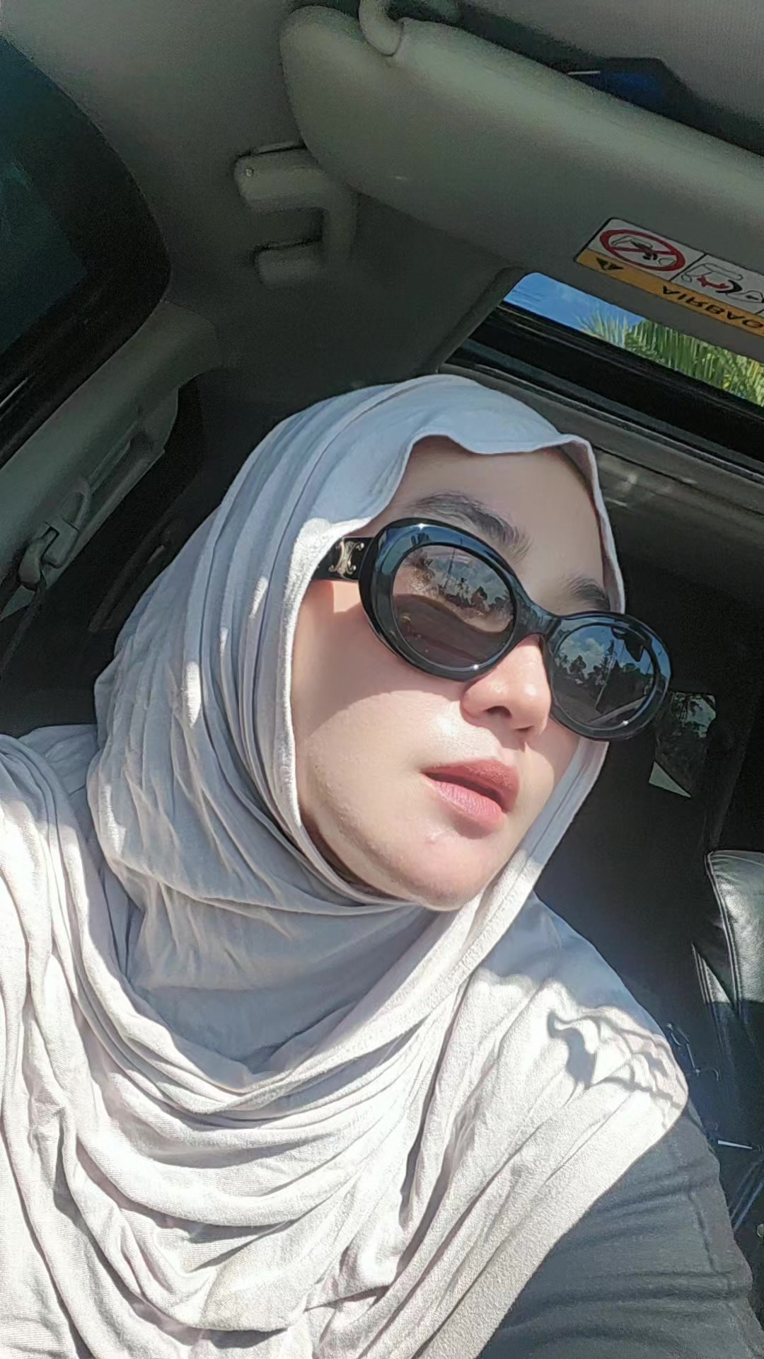 @BaiqChindra,S.H,M.Kn