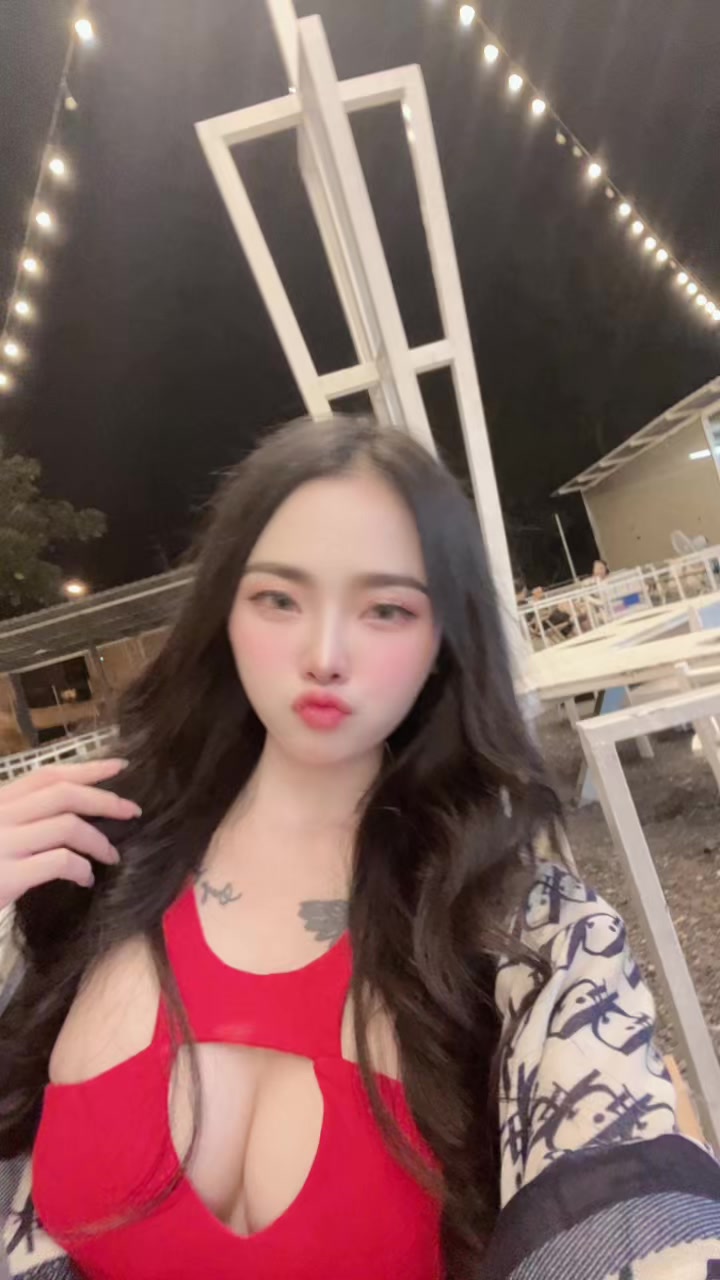 @Praewwee