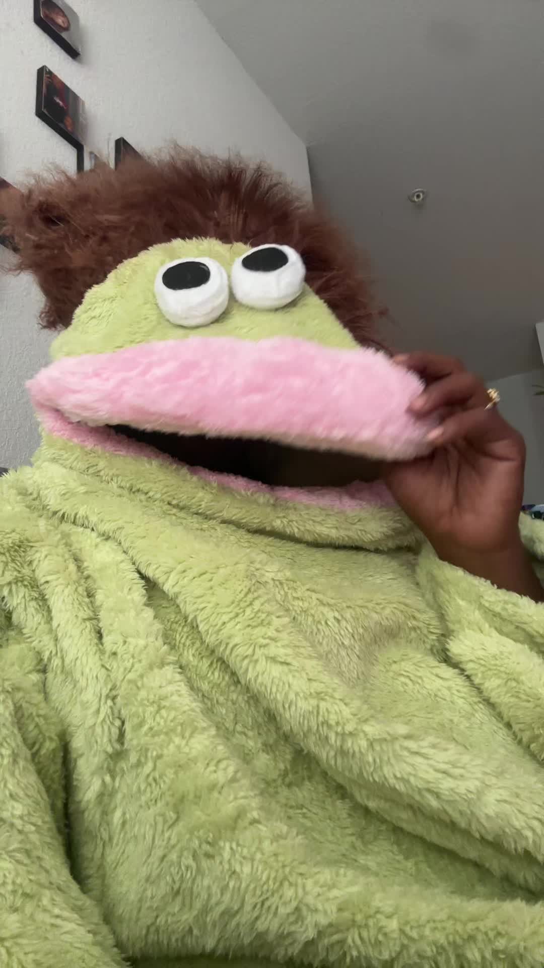 @La'Nae Bae
