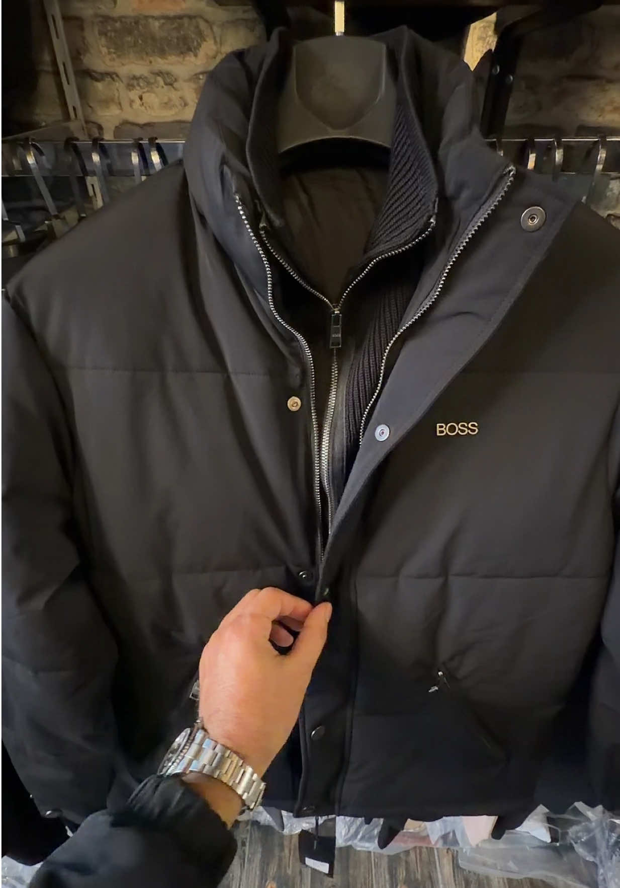@𝐁𝐥𝐚𝐜𝐤 𝐇𝐚𝐋𝐋