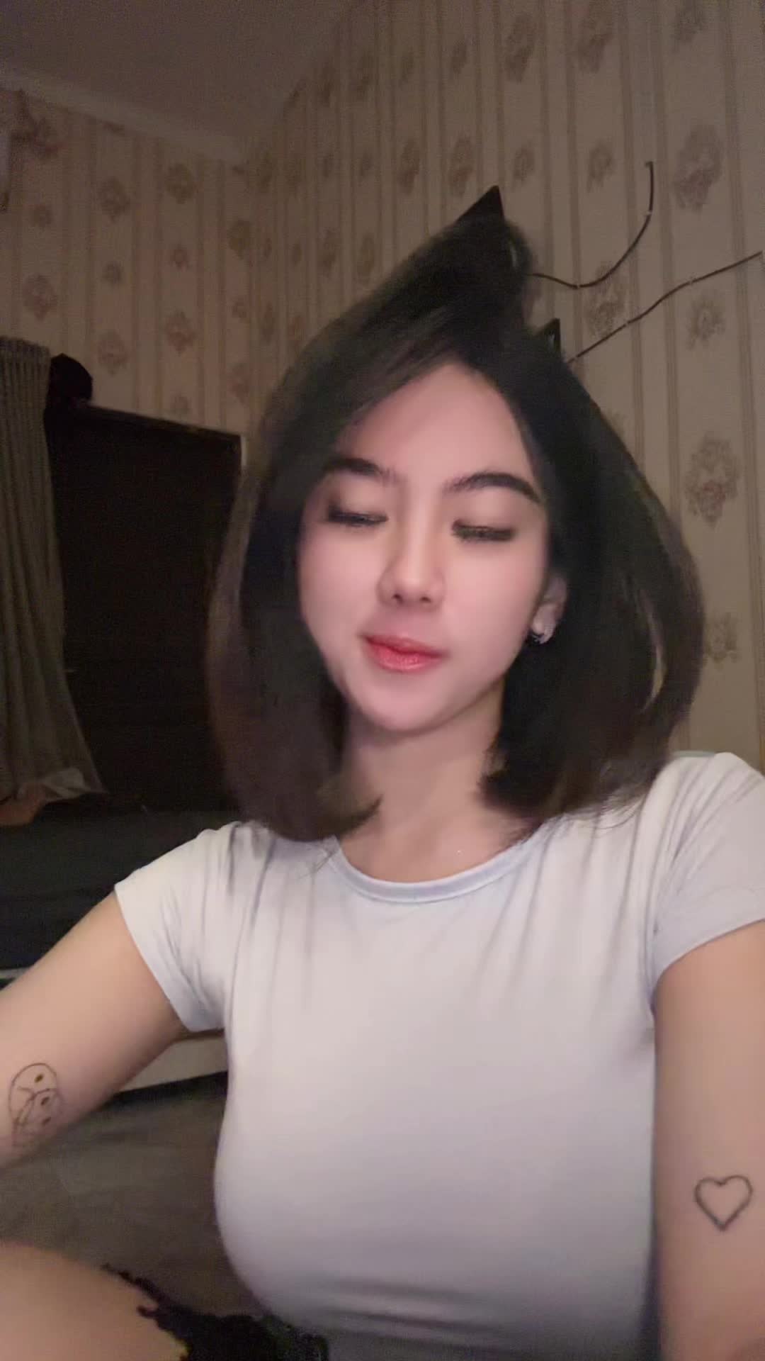 @adhia
