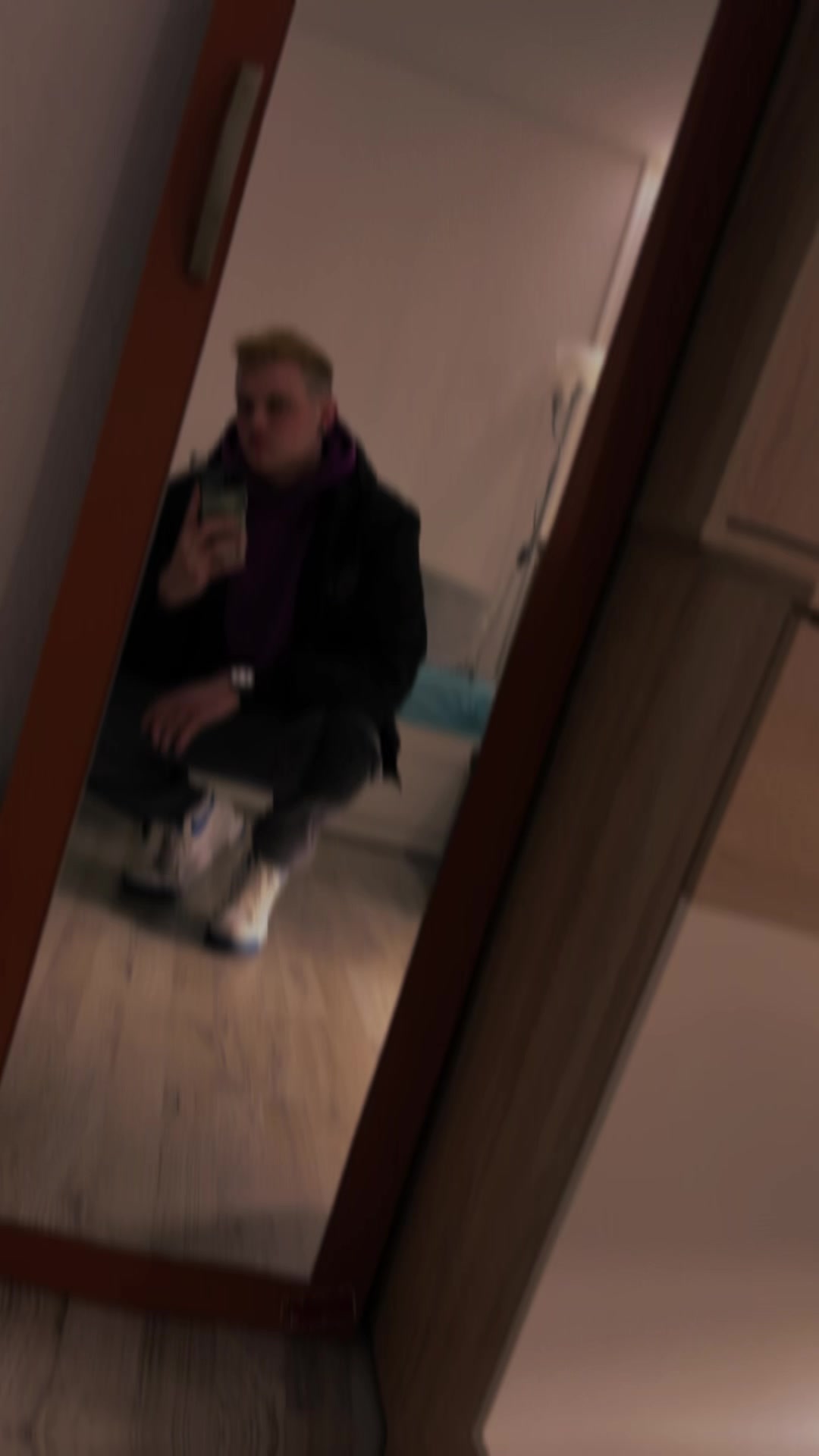@\.\.\L.H.\.\.\