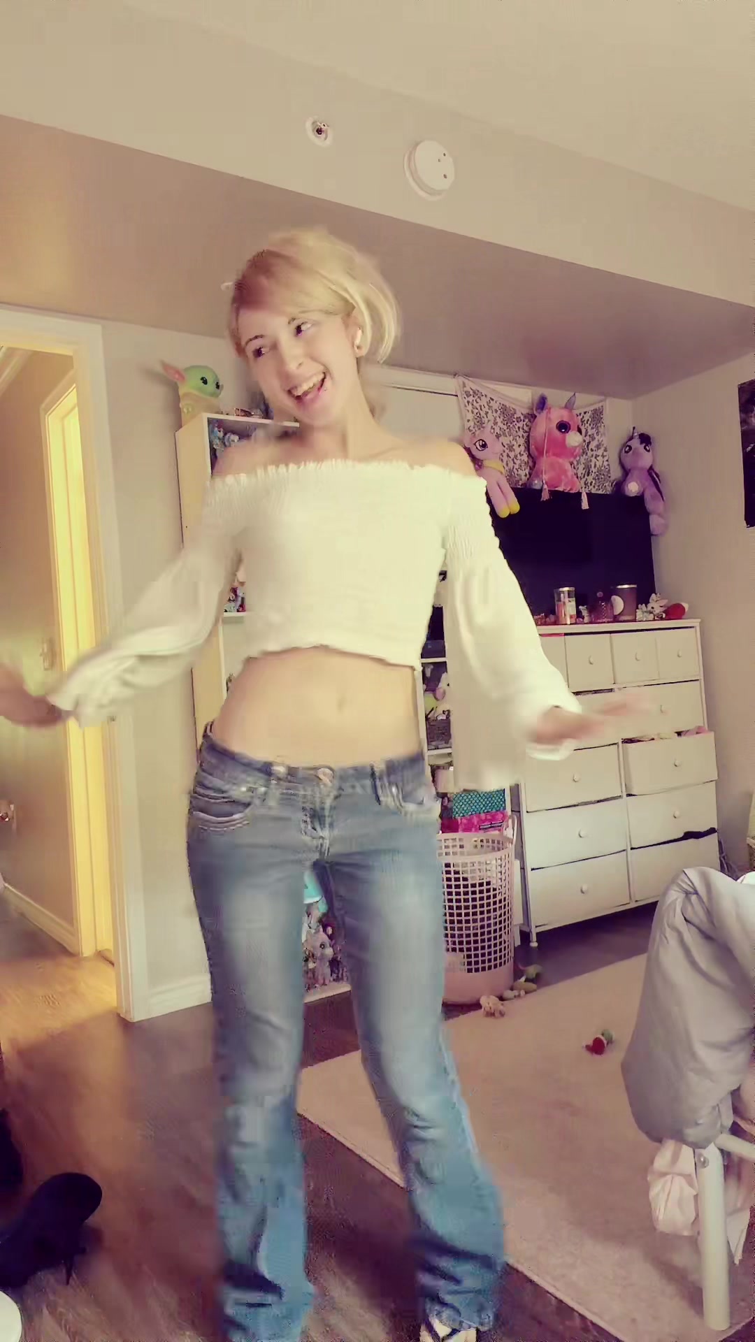 @bella