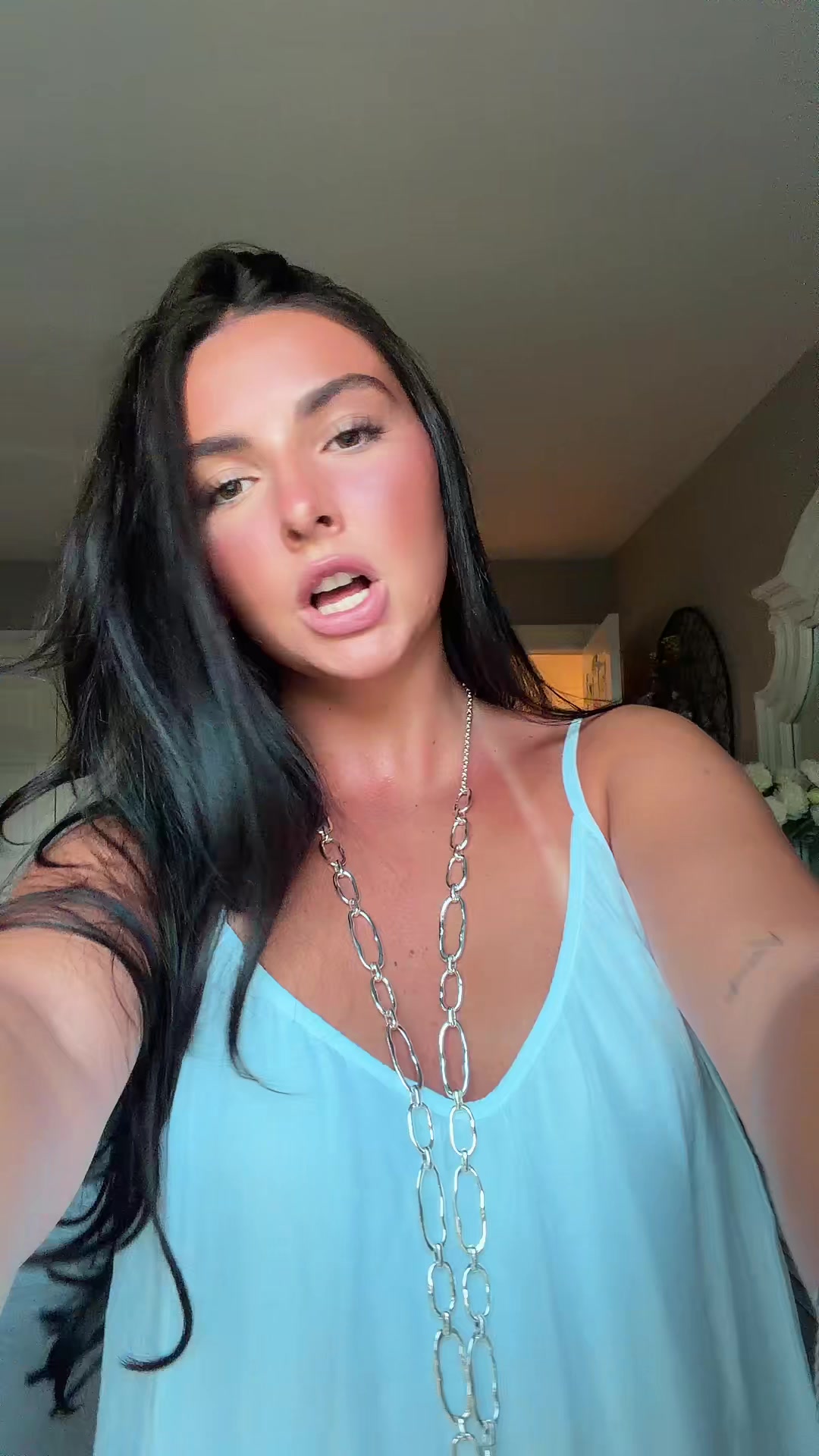@Bella