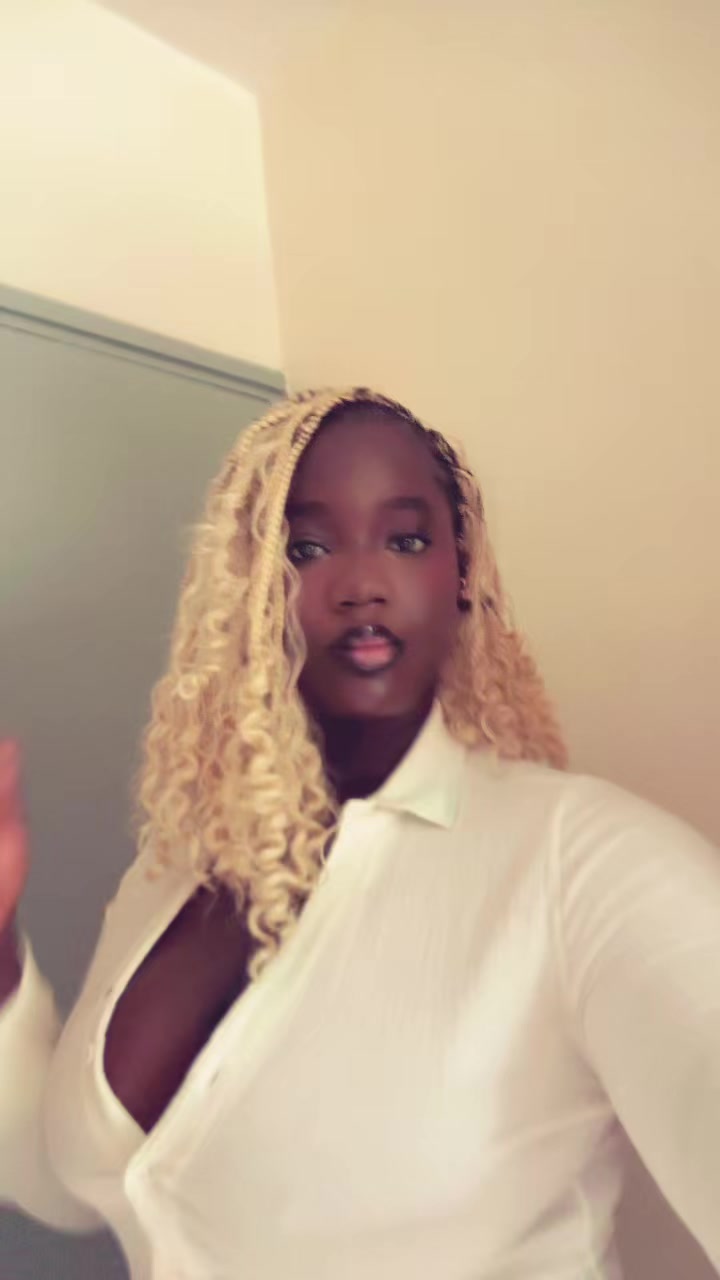 @𝑀𝒶𝓇𝒾𝑒-𝒹𝑒𝓈𝒾𝓇𝑒𝑒🇬🇭