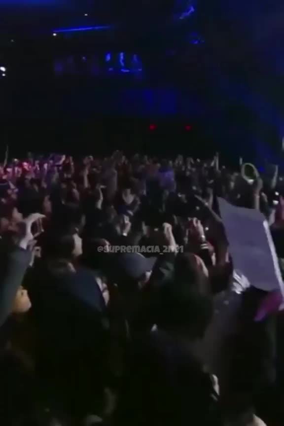 @2NE1 IS BACK, BITCH. ⁴