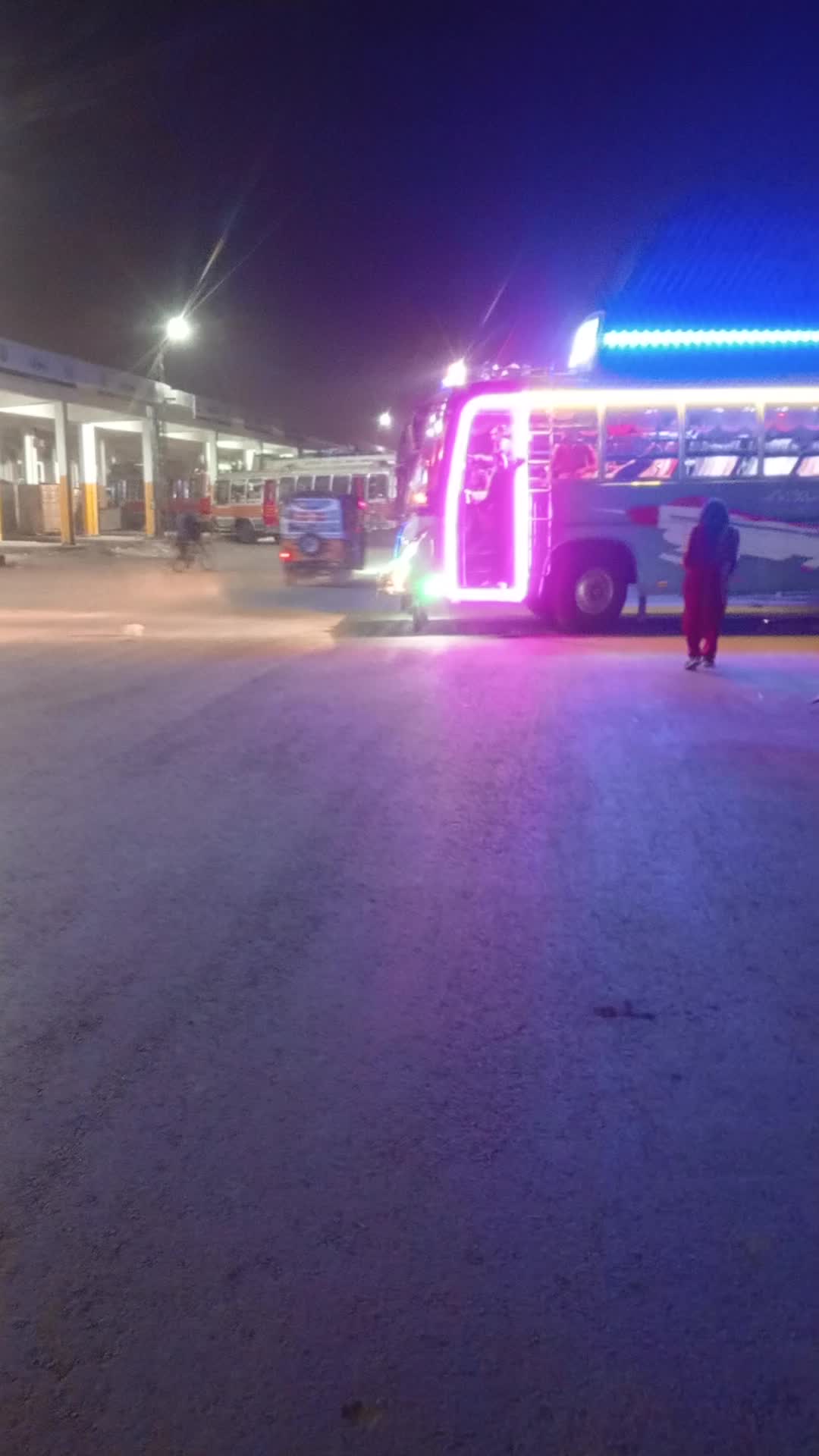 @🤨 ملک نوید ڈائیور خانیوال  😏