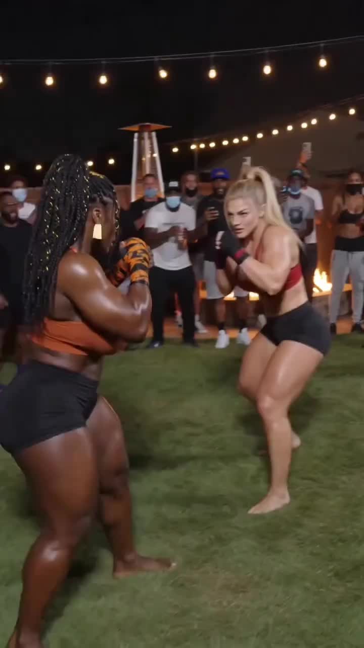 @Girls fight
