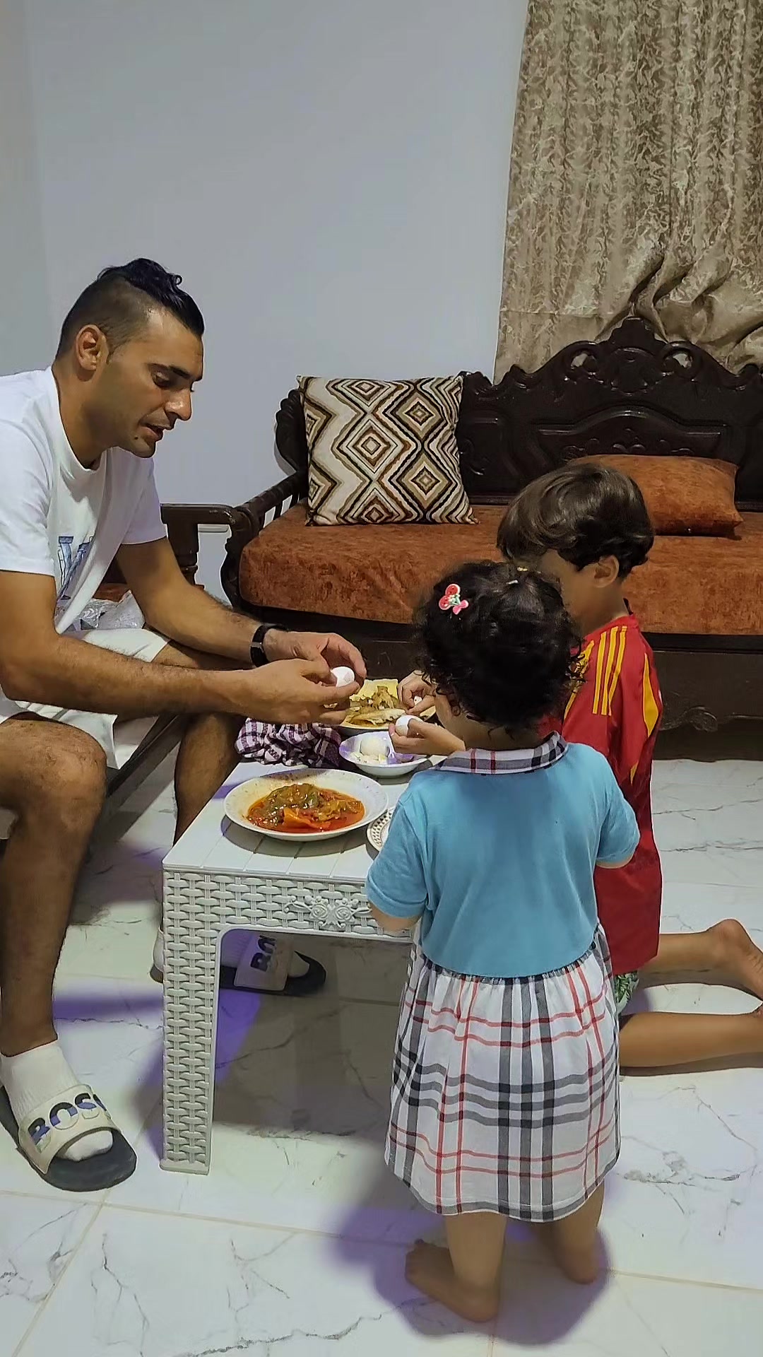 @الخال أو ولد أختوا