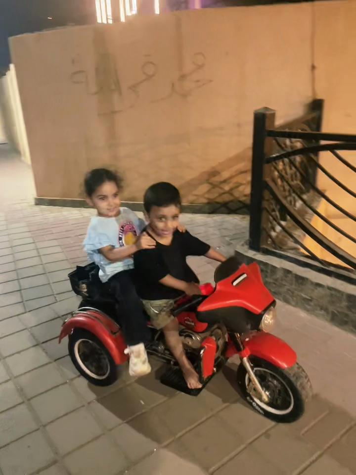 @تديني ورده أديك (فُله)😅🩷