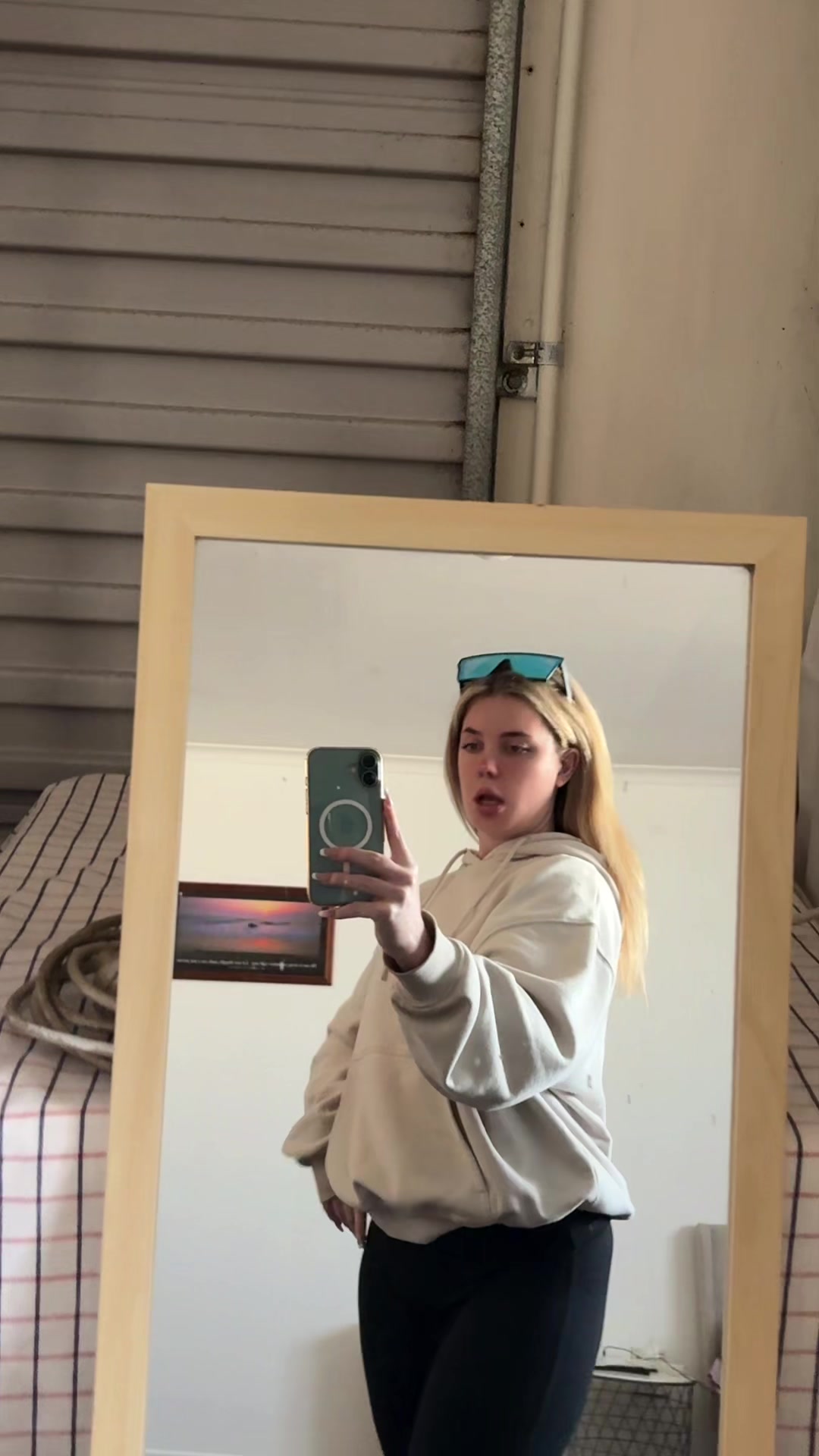 @Em𑣲