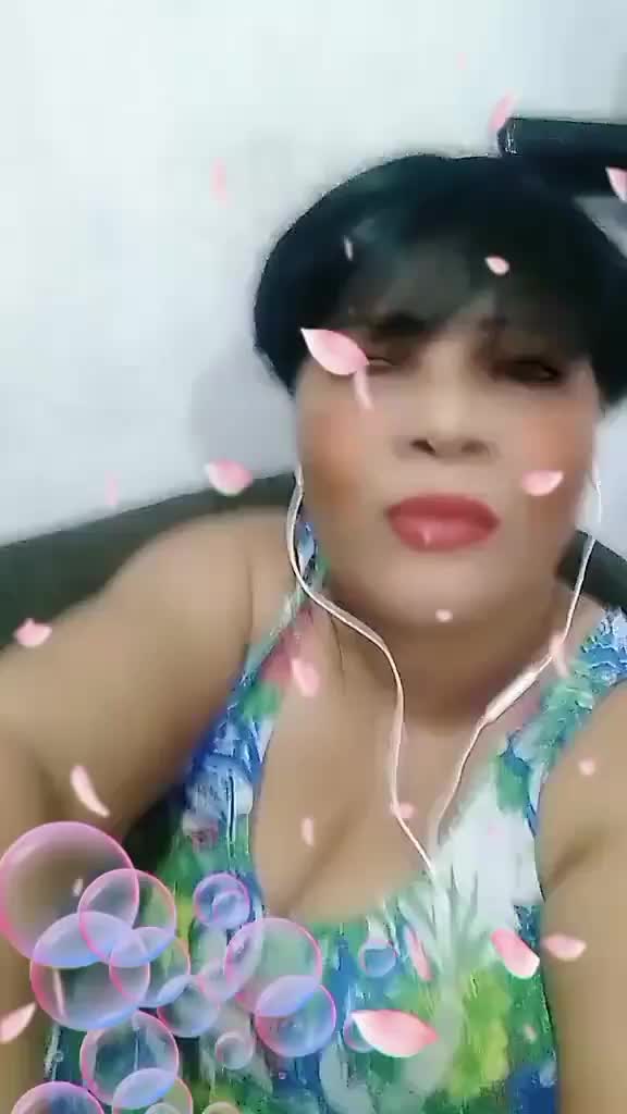 @Cl&aacute;udia Roberta