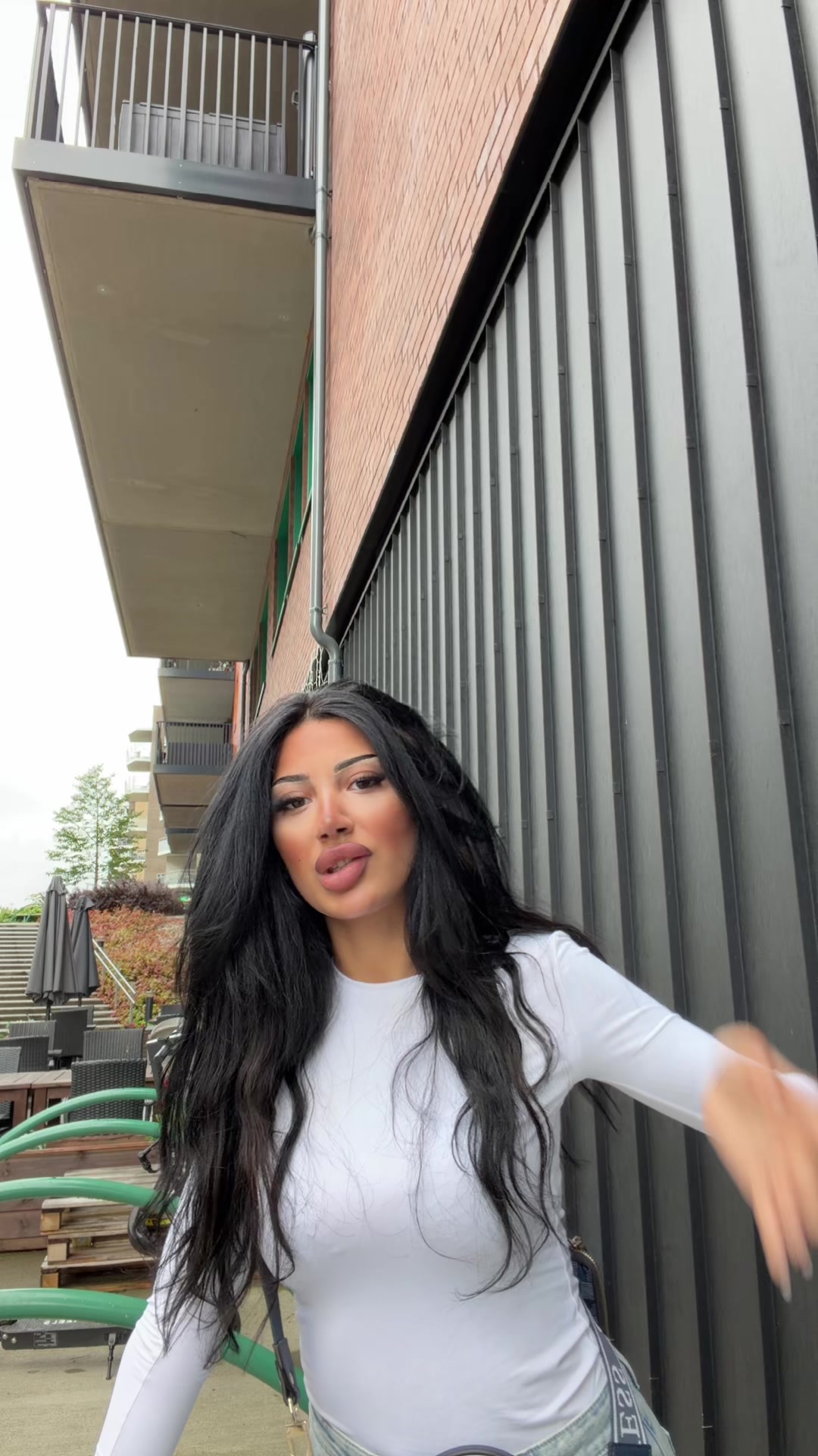 @la._.faa