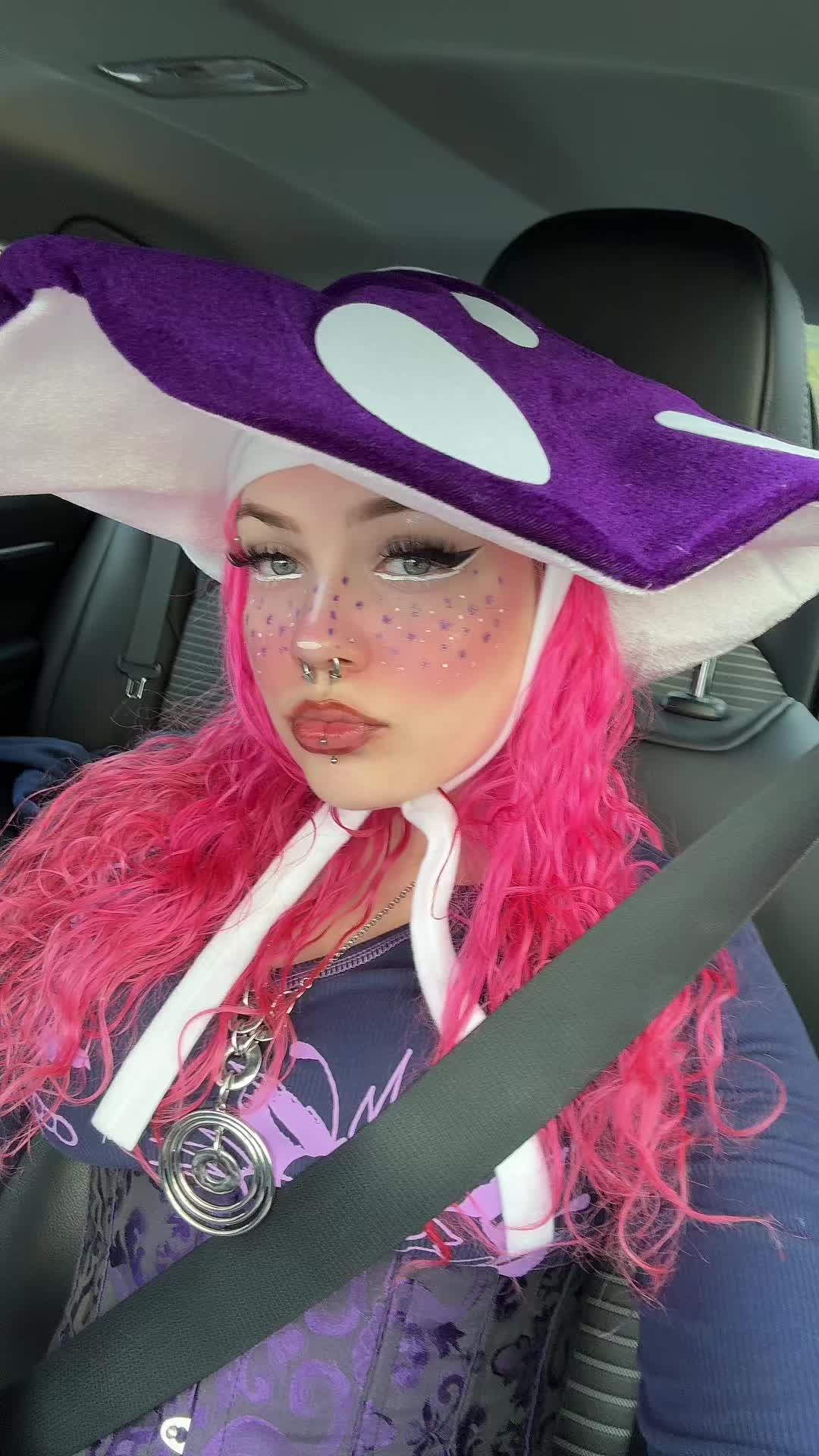 @mshellolitty