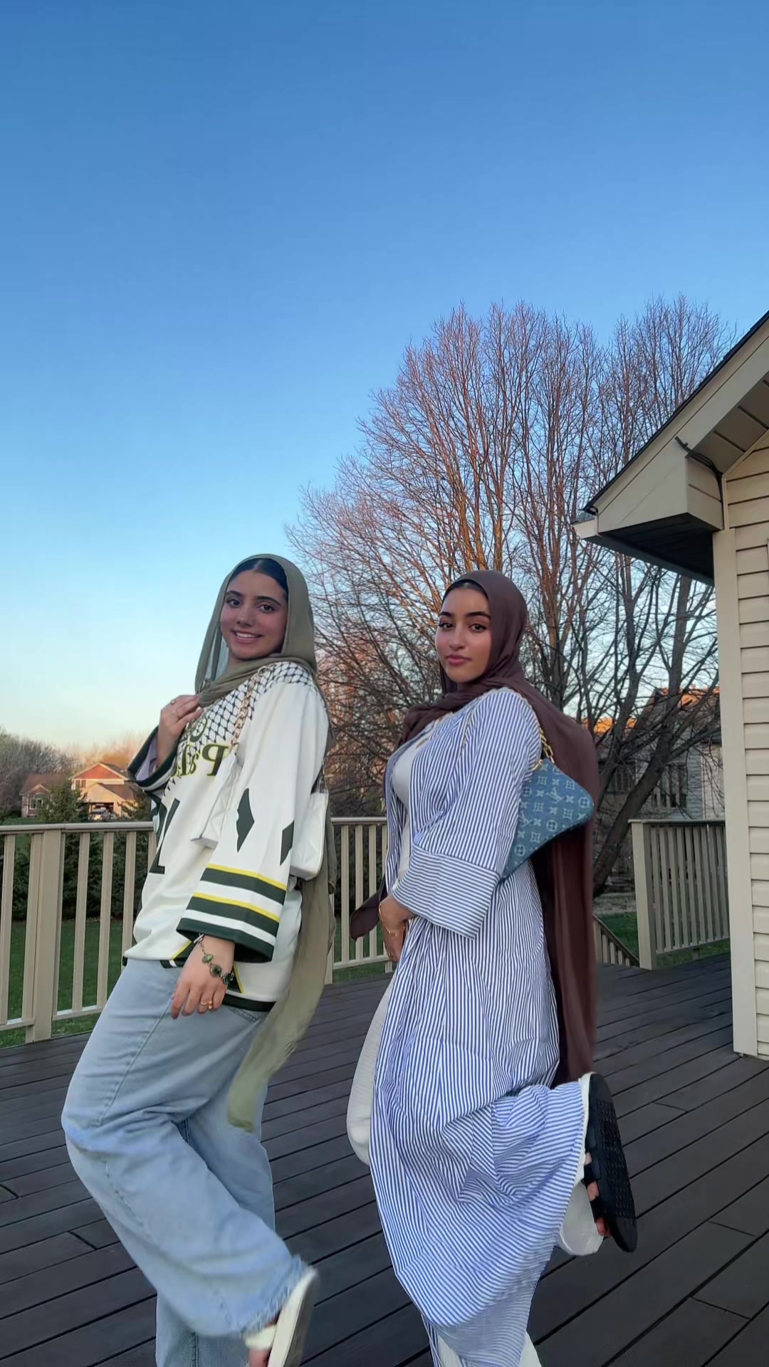 @اروس
