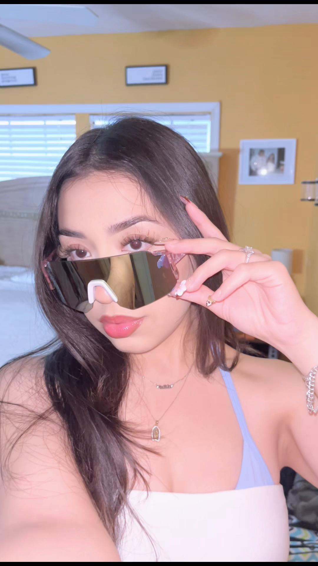 @Adriana 🌻