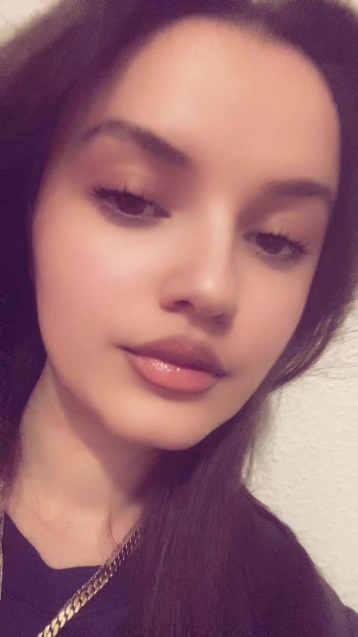 @Ana🥰