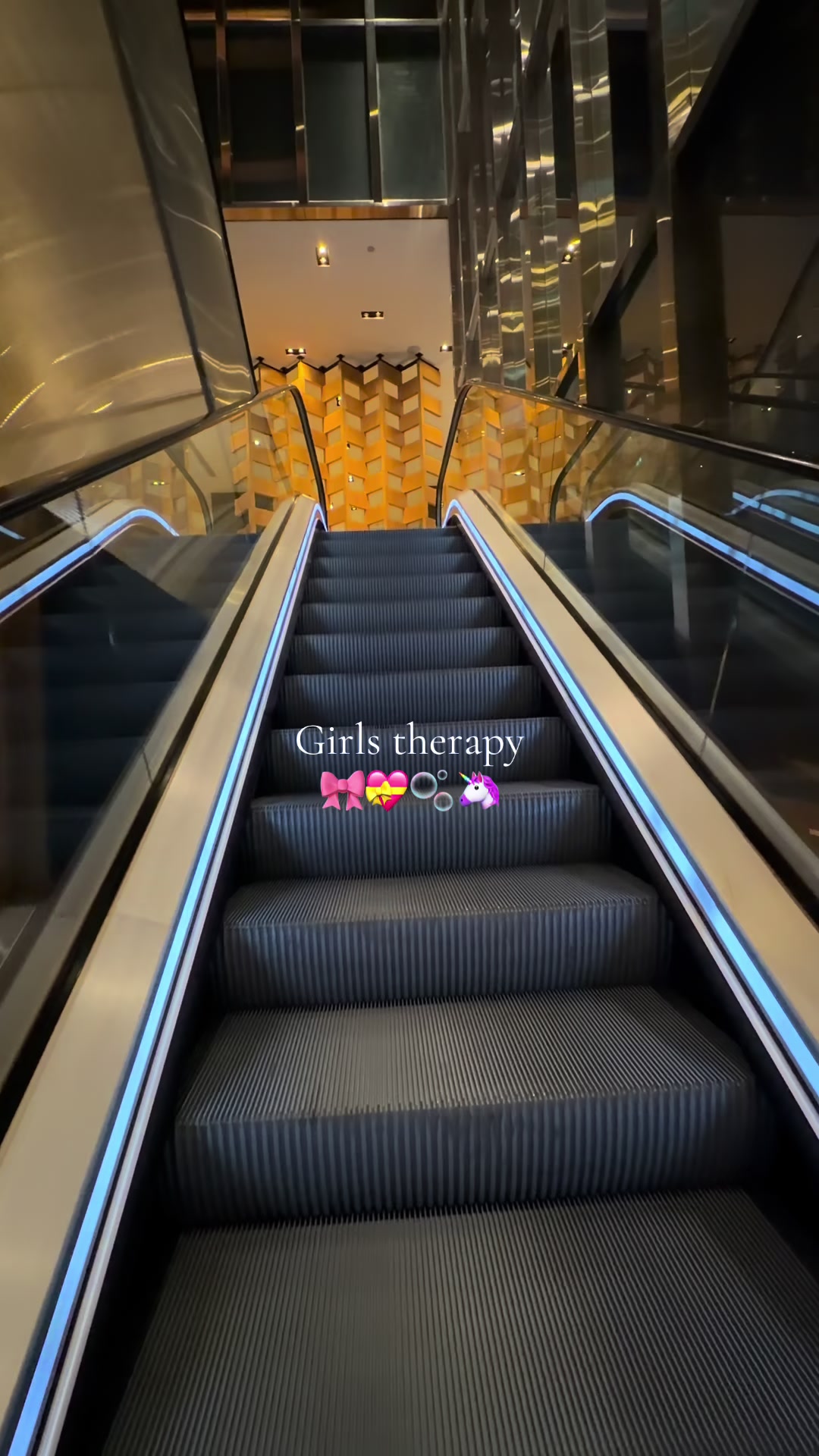 @🆈🅰🅳🅷🅸 🧚🏼♀️