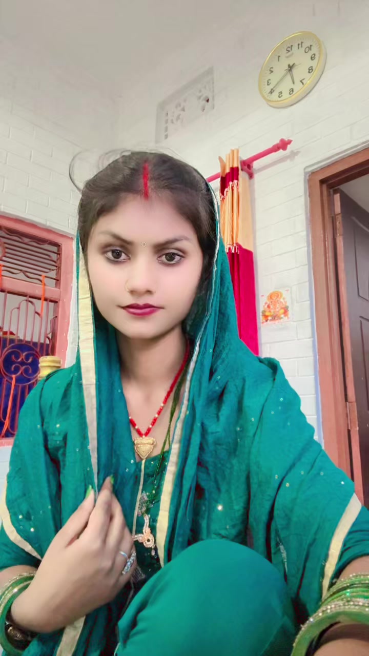 @Raj’s Queen