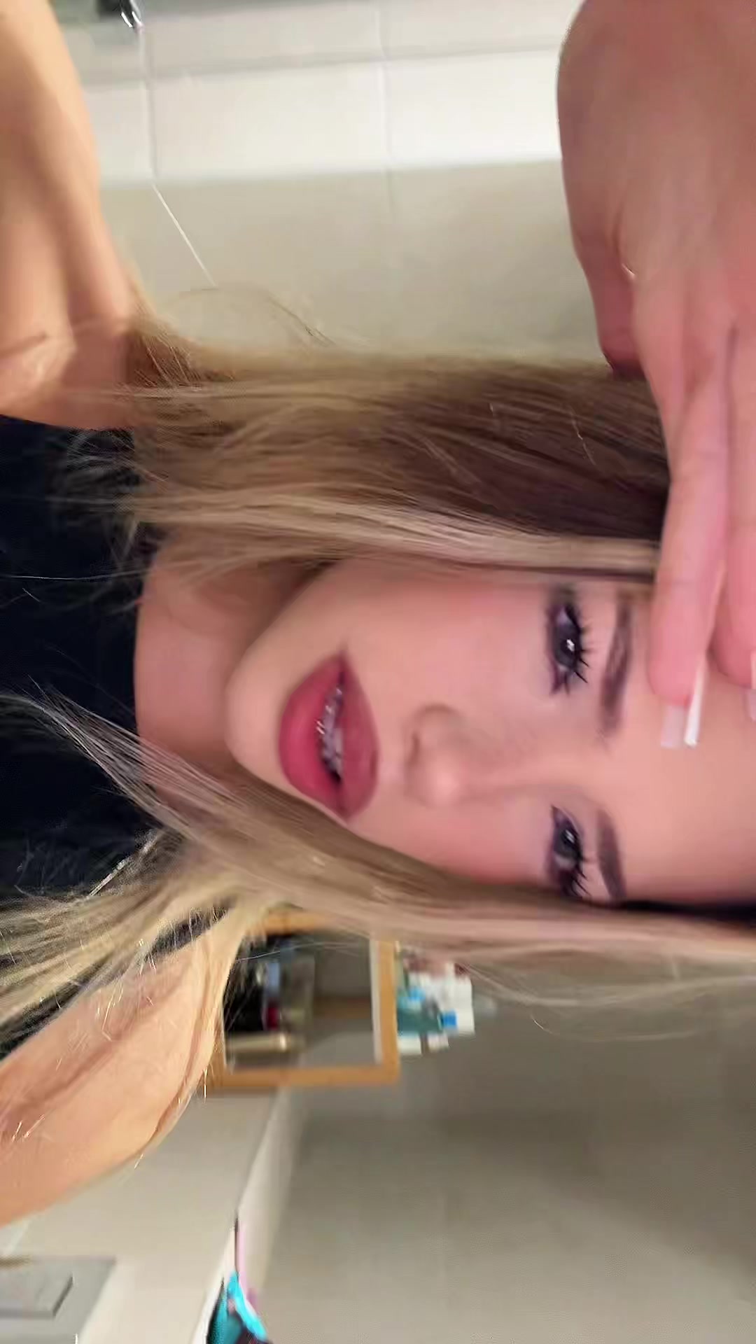 @VLATESSA
