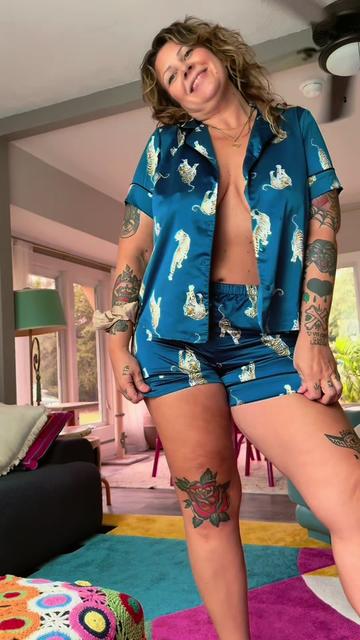 @AngelaRaeOfSunshine