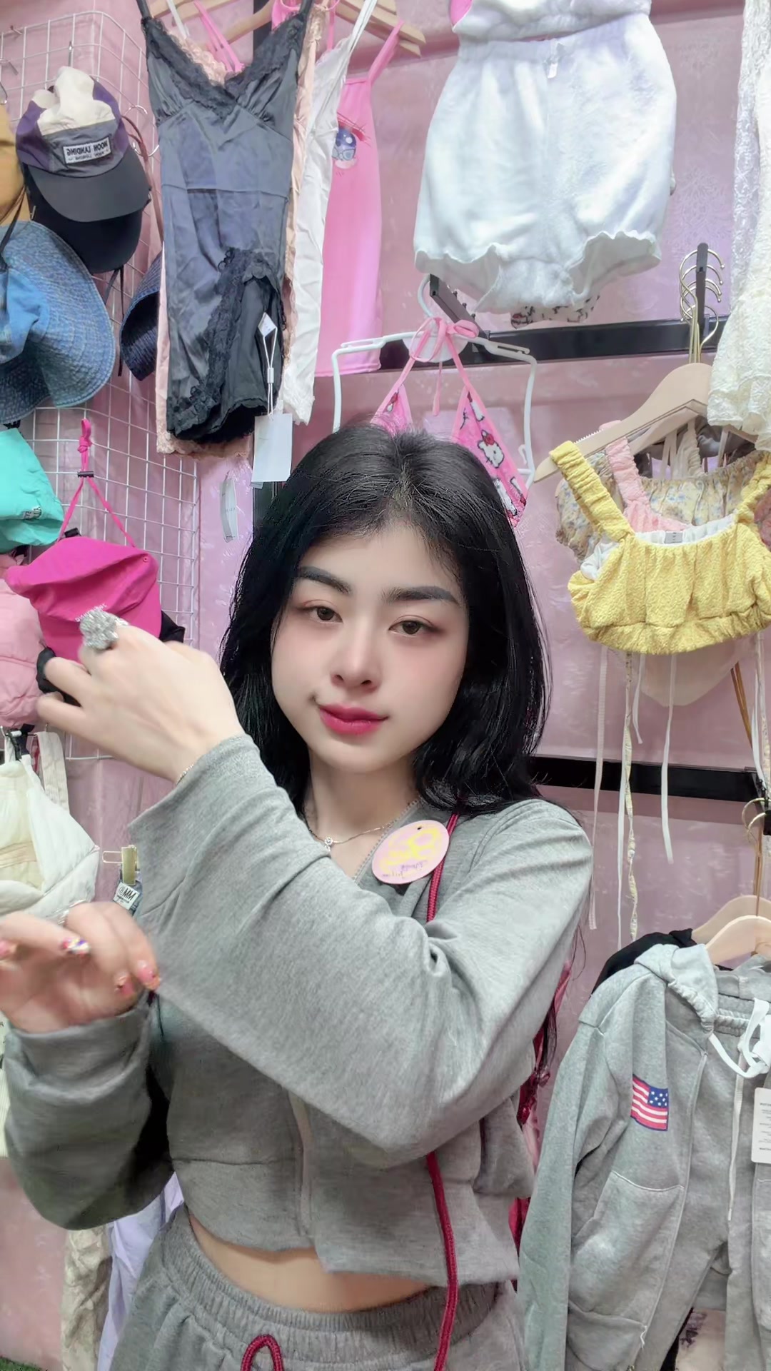 @Bee Moon ๐๐