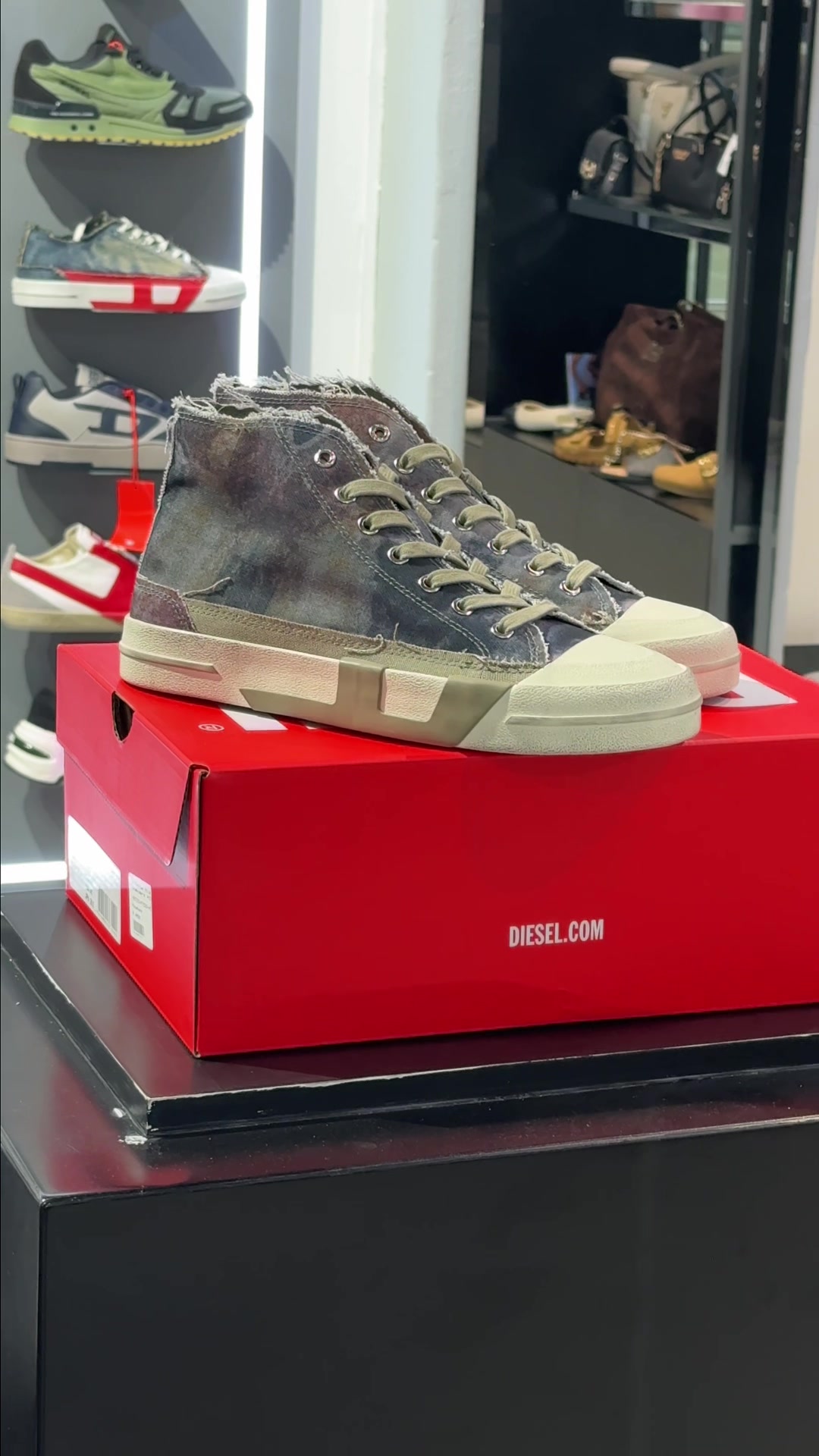 @Subwear