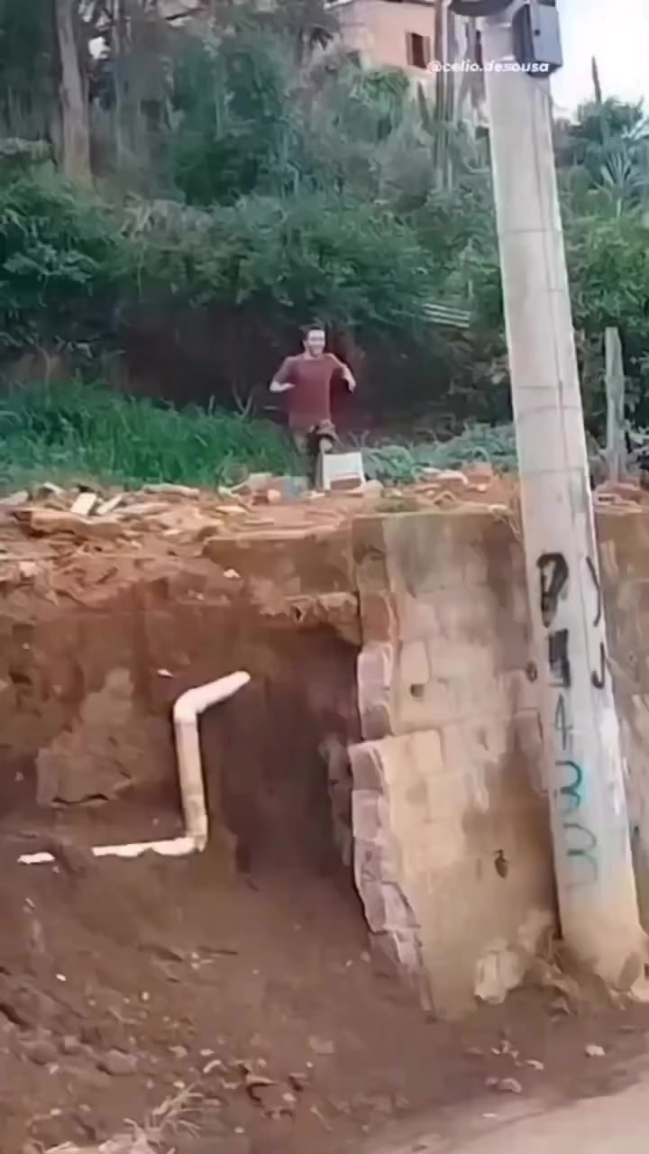 @Frequ&ecirc;ncia policial