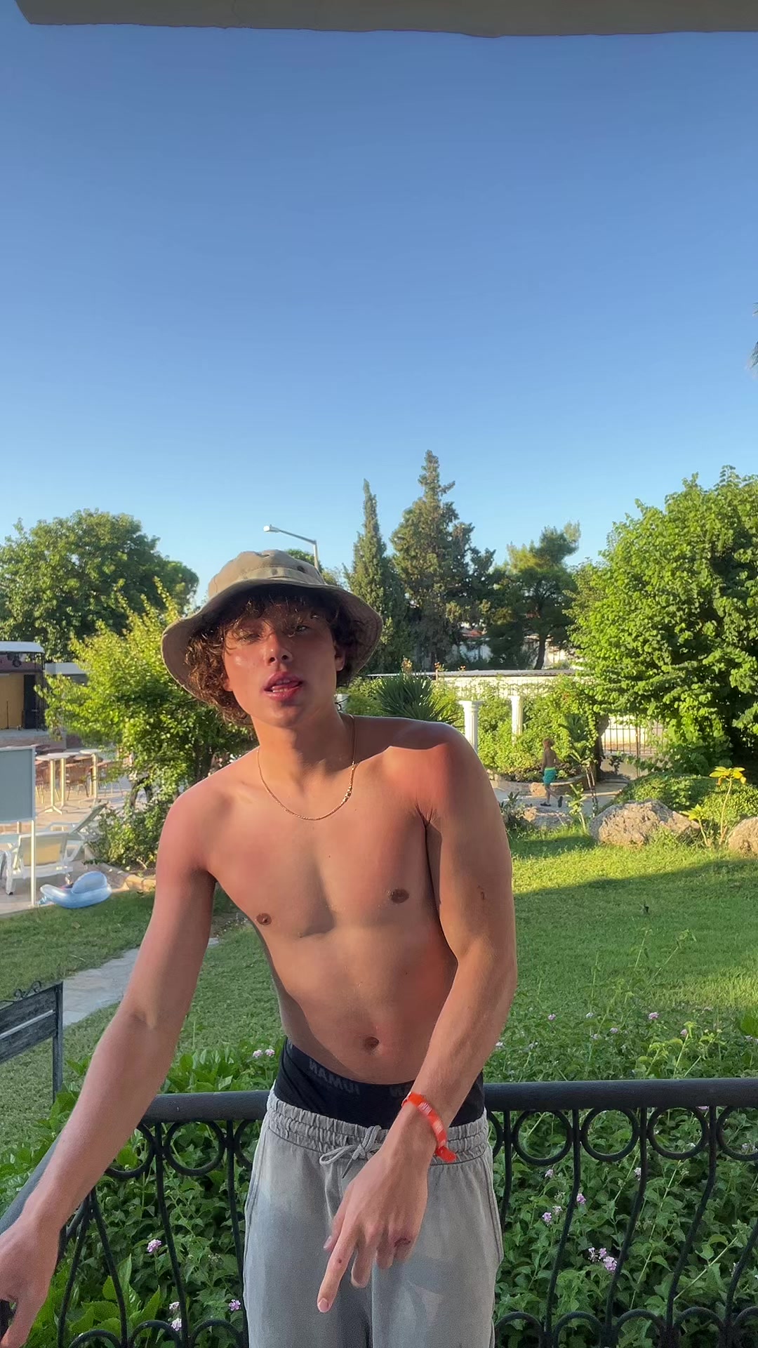 @Ванек