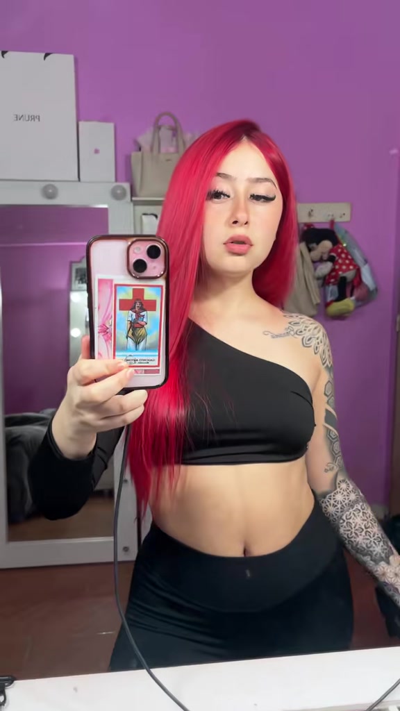 @Yaquii