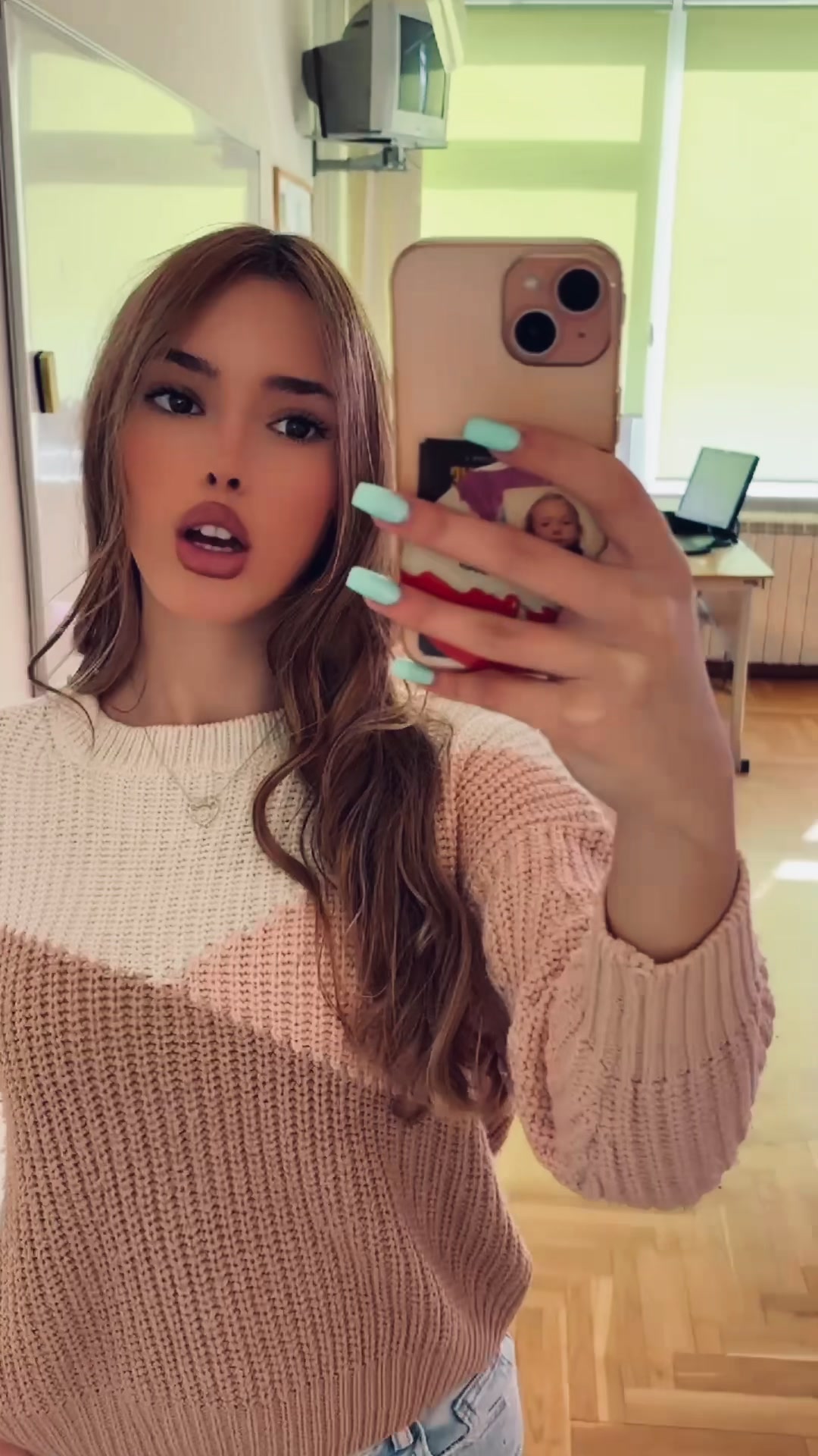 @3l3na