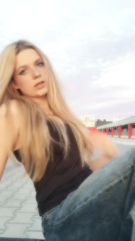 @ariana_odi