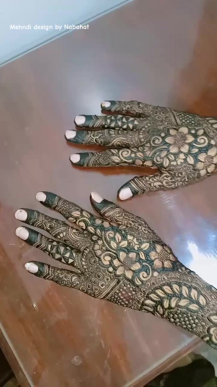 @Mehndi design by Nabahat