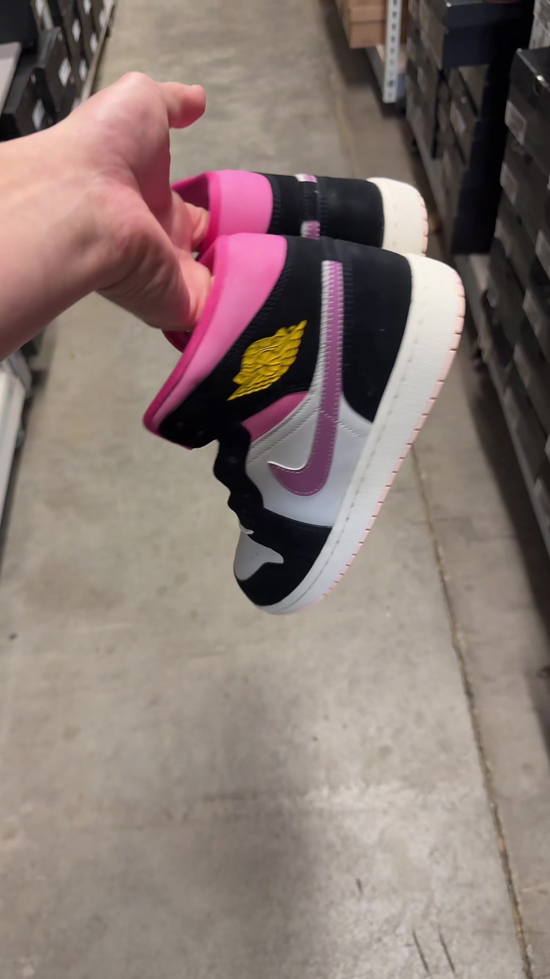 @VERIFIED SNEAKER DEALS