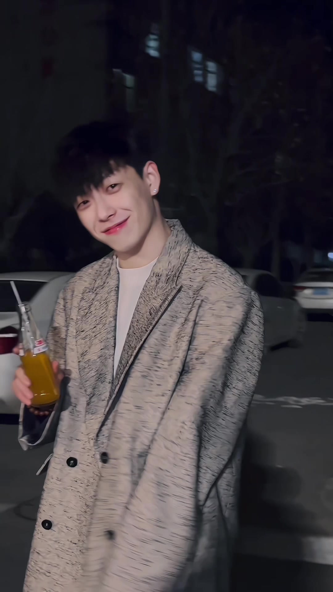 @Ly🌥️
