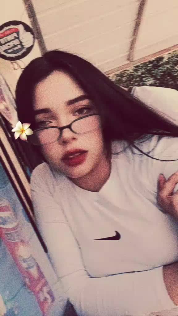 @nazarethflores.@01