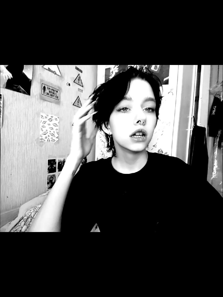 @кто я?👹