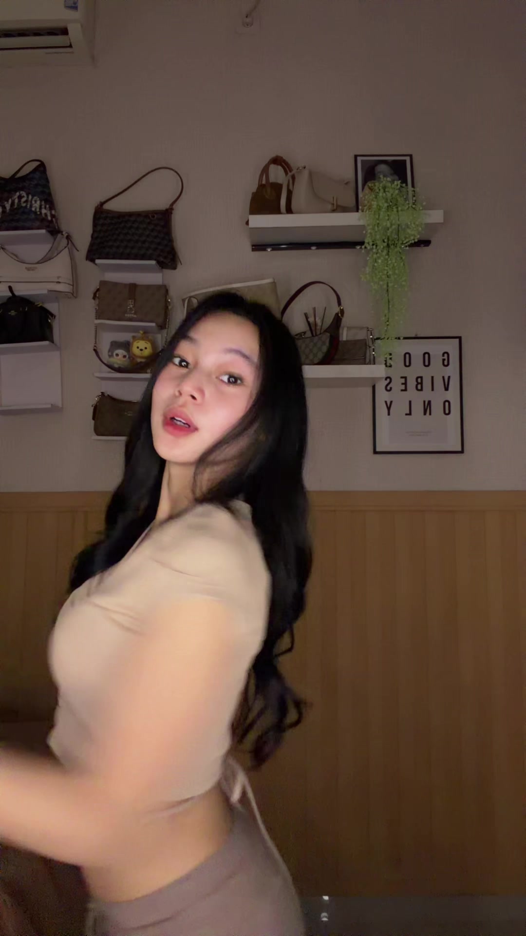 @queena_gadis