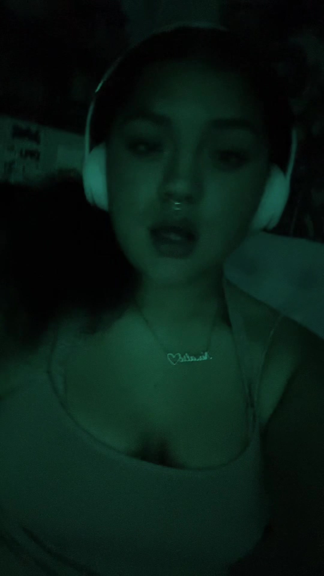 @bella