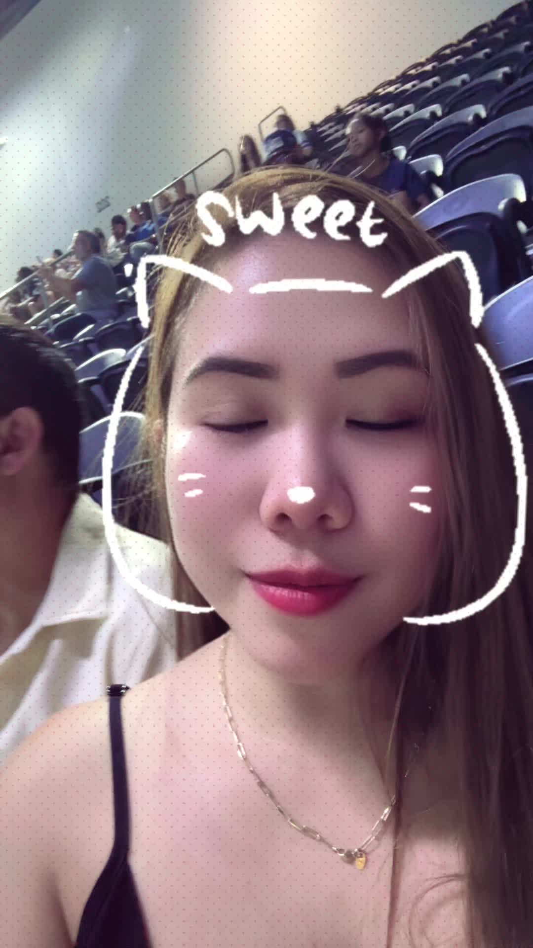 @AJ ✈️