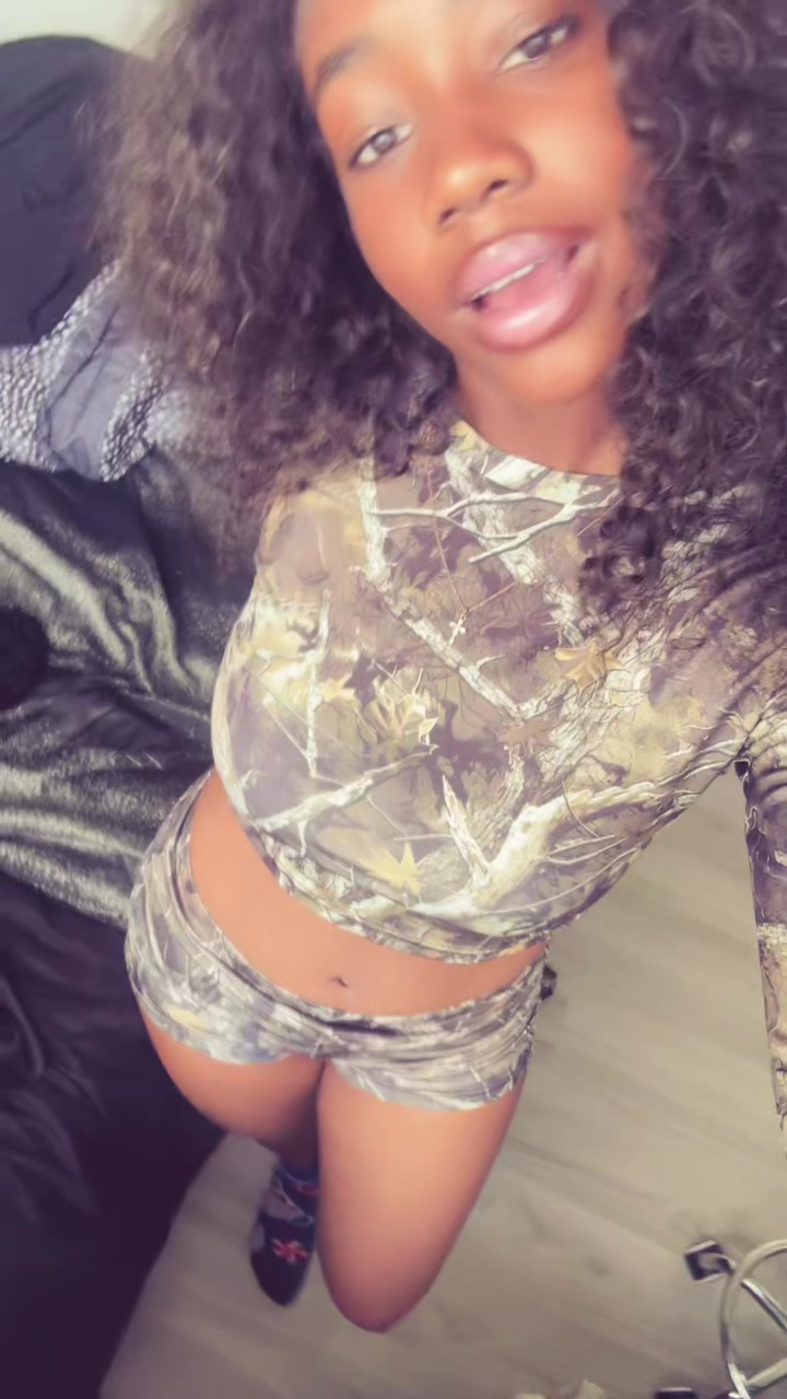@itzmooski