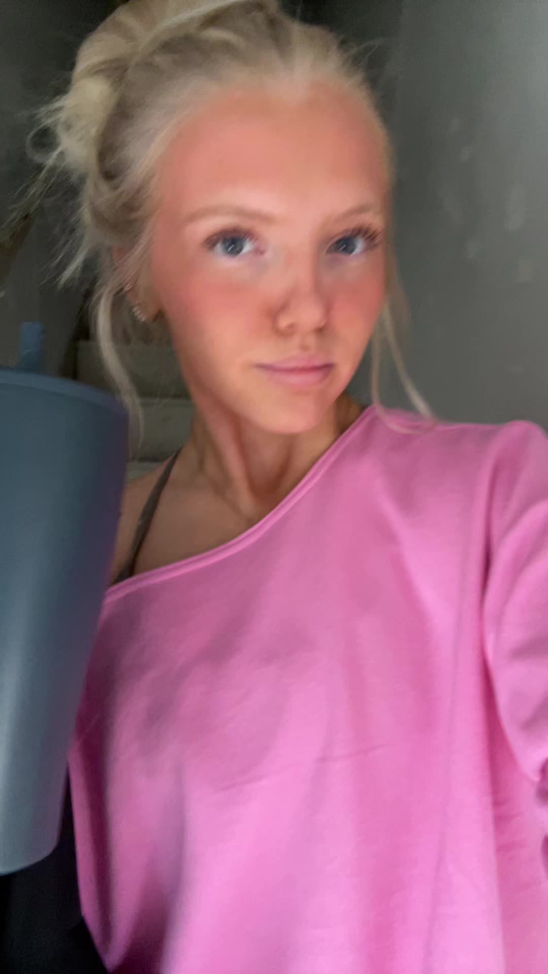 @👱🏼♀️