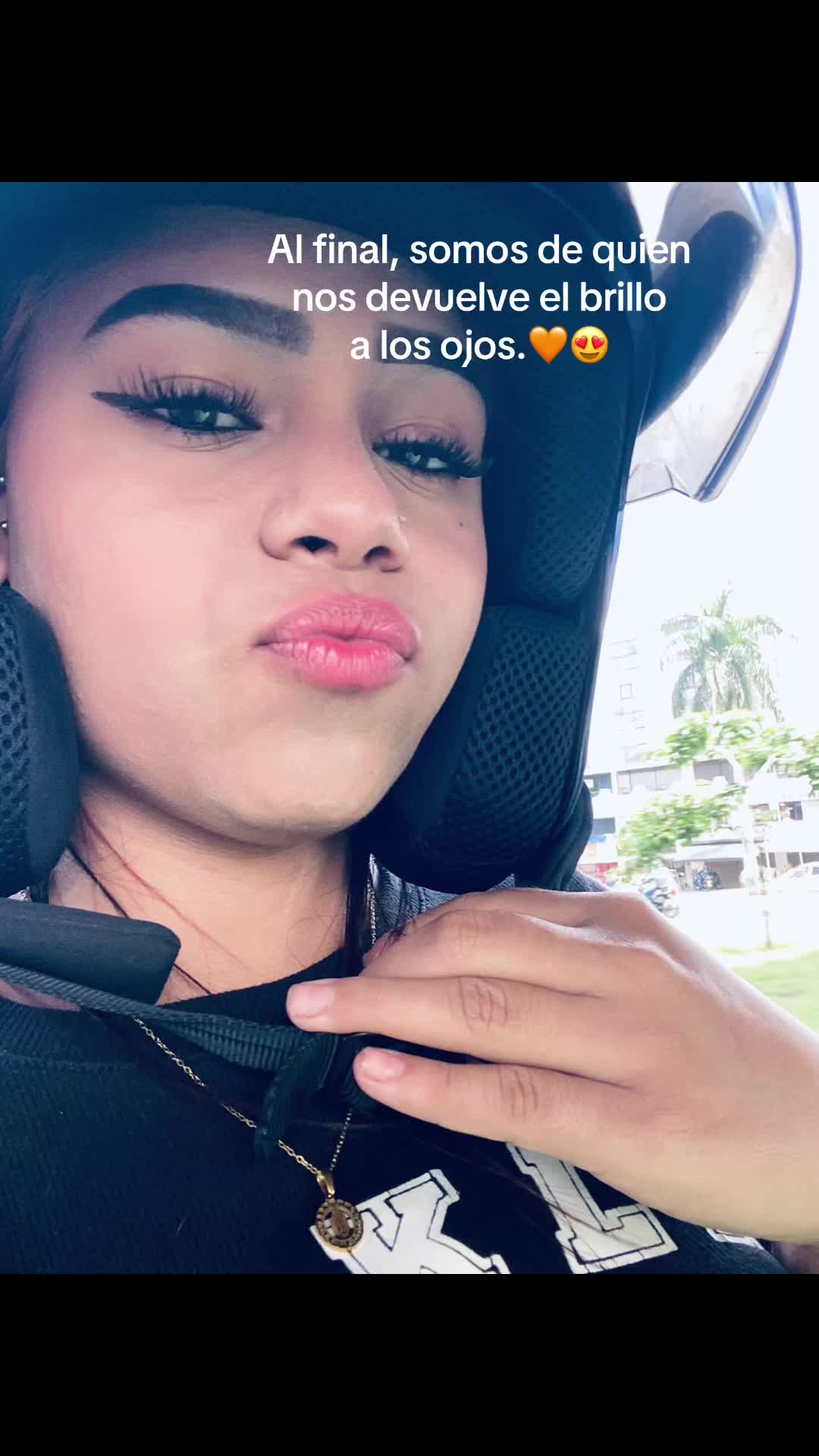 @Jessica🧡.!