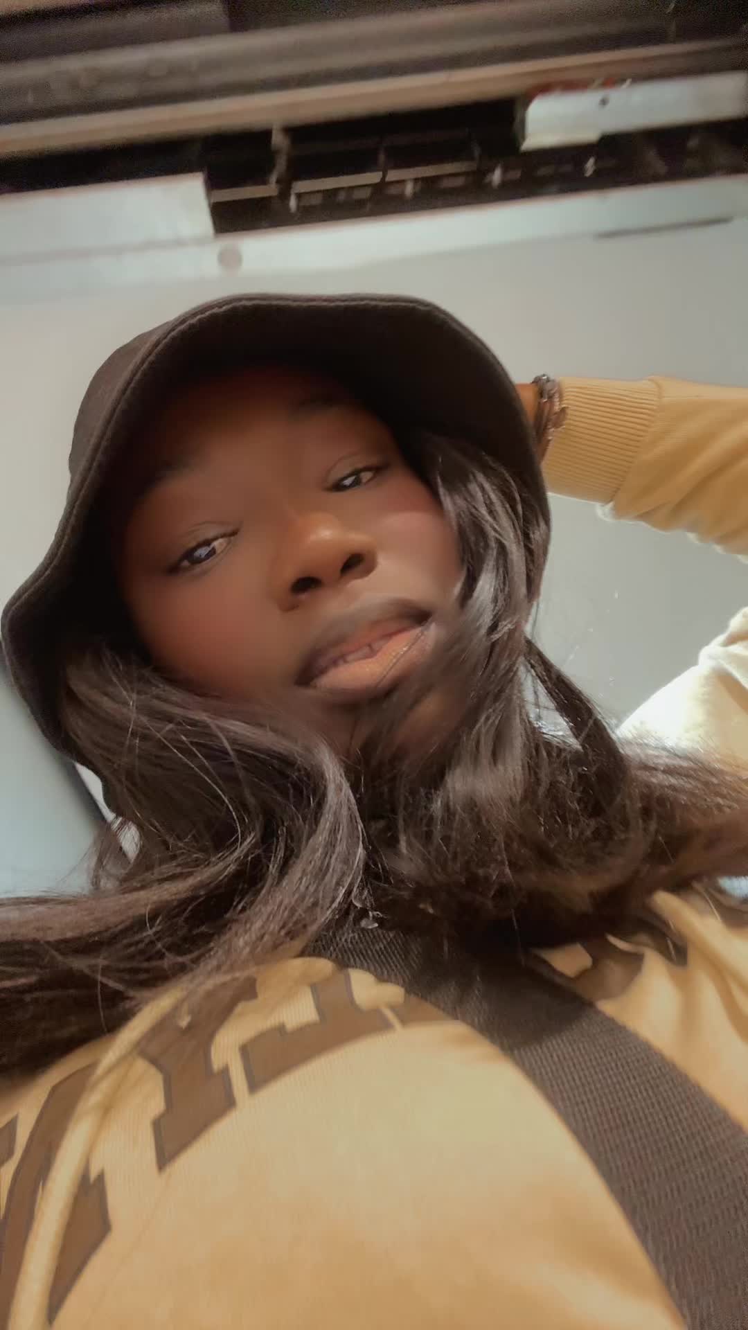 @Ayhouyhou