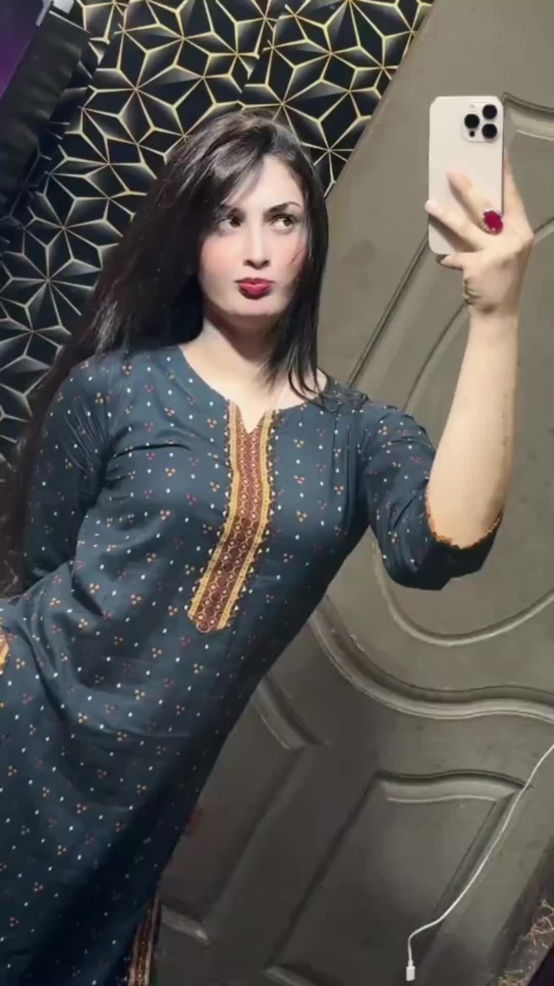 @✨𝓘𝓽'𝓼 𝓫𝓵𝓸𝓷𝓭𝓮𝓽𝓸𝓻𝓲✨