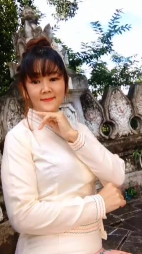 @Kachin Lady đđđ