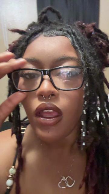 @🦦